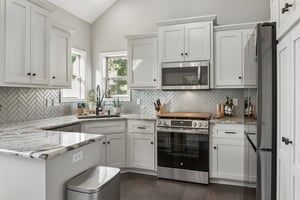 3517 NE 85th Terrace - 007.jpg