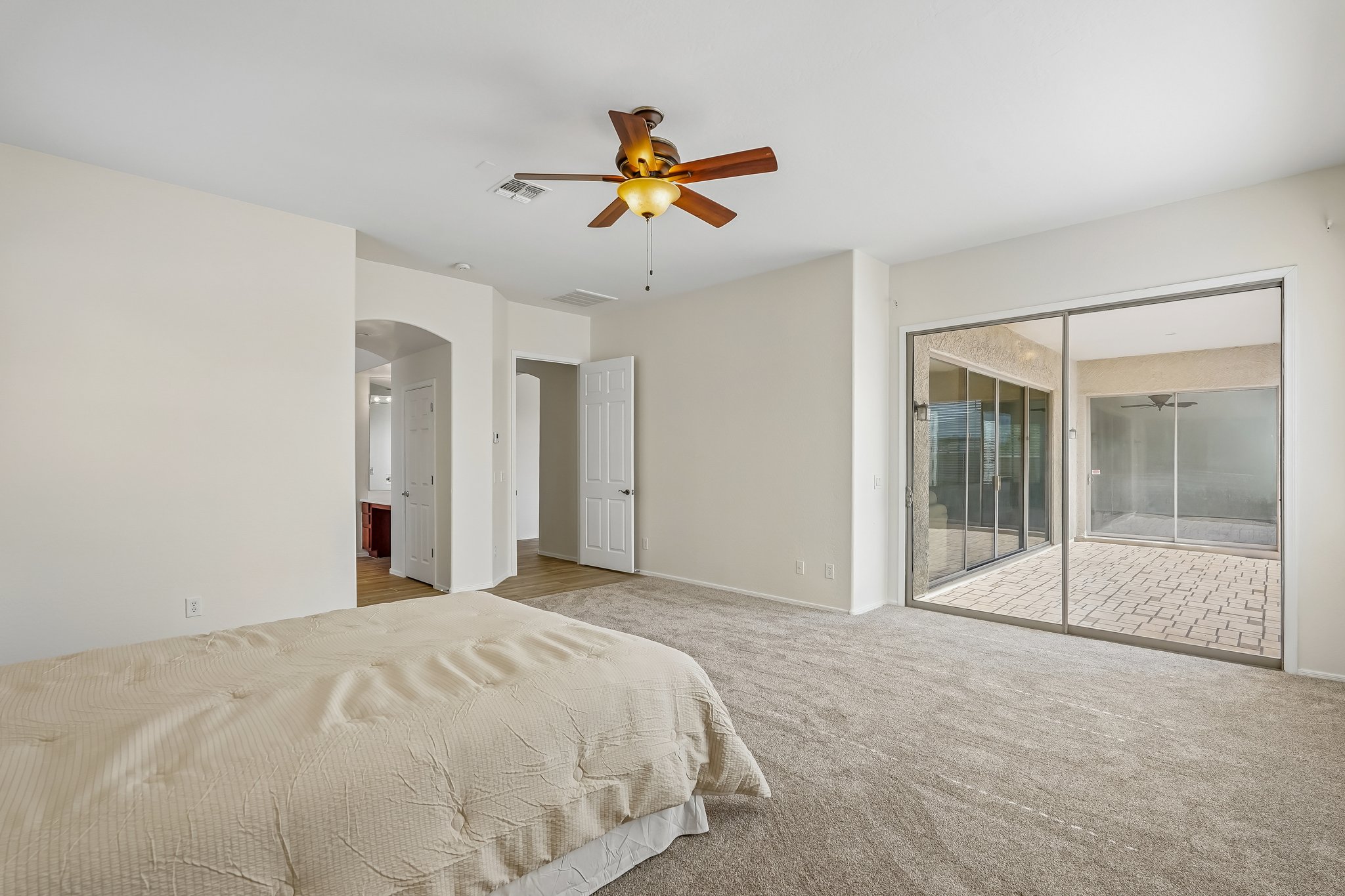 N Mansfield Dr-S0406-028.jpg