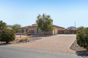 N Mansfield Dr-S0406-006.jpg