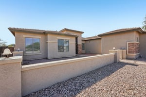 N Mansfield Dr-S0406-009.jpg