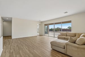 N Mansfield Dr-S0406-014.jpg