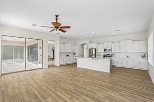 N Mansfield Dr-S0406-016.jpg