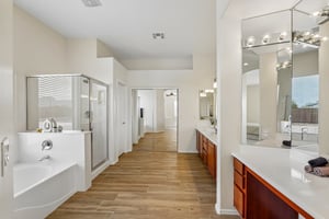 N Mansfield Dr-S0406-033.jpg