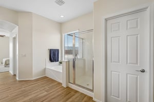 N Mansfield Dr-S0406-034.jpg
