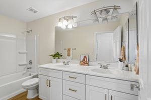 N Mansfield Dr-S0406-035.jpg