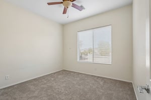N Mansfield Dr-S0406-036.jpg