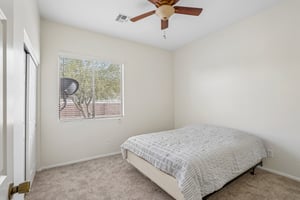 N Mansfield Dr-S0406-038.jpg