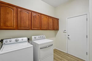 N Mansfield Dr-S0406-042.jpg