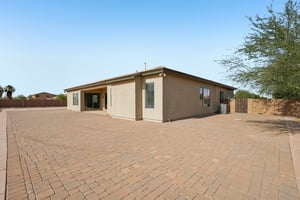 N Mansfield Dr-S0406-047.jpg