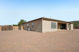 N Mansfield Dr-S0406-048.jpg
