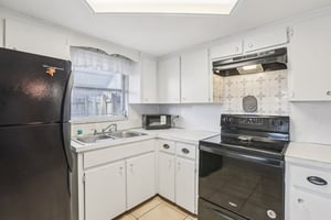 Oxford Dr-S0512-014.jpg