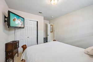 Cheyenne St-S1108-025.jpg