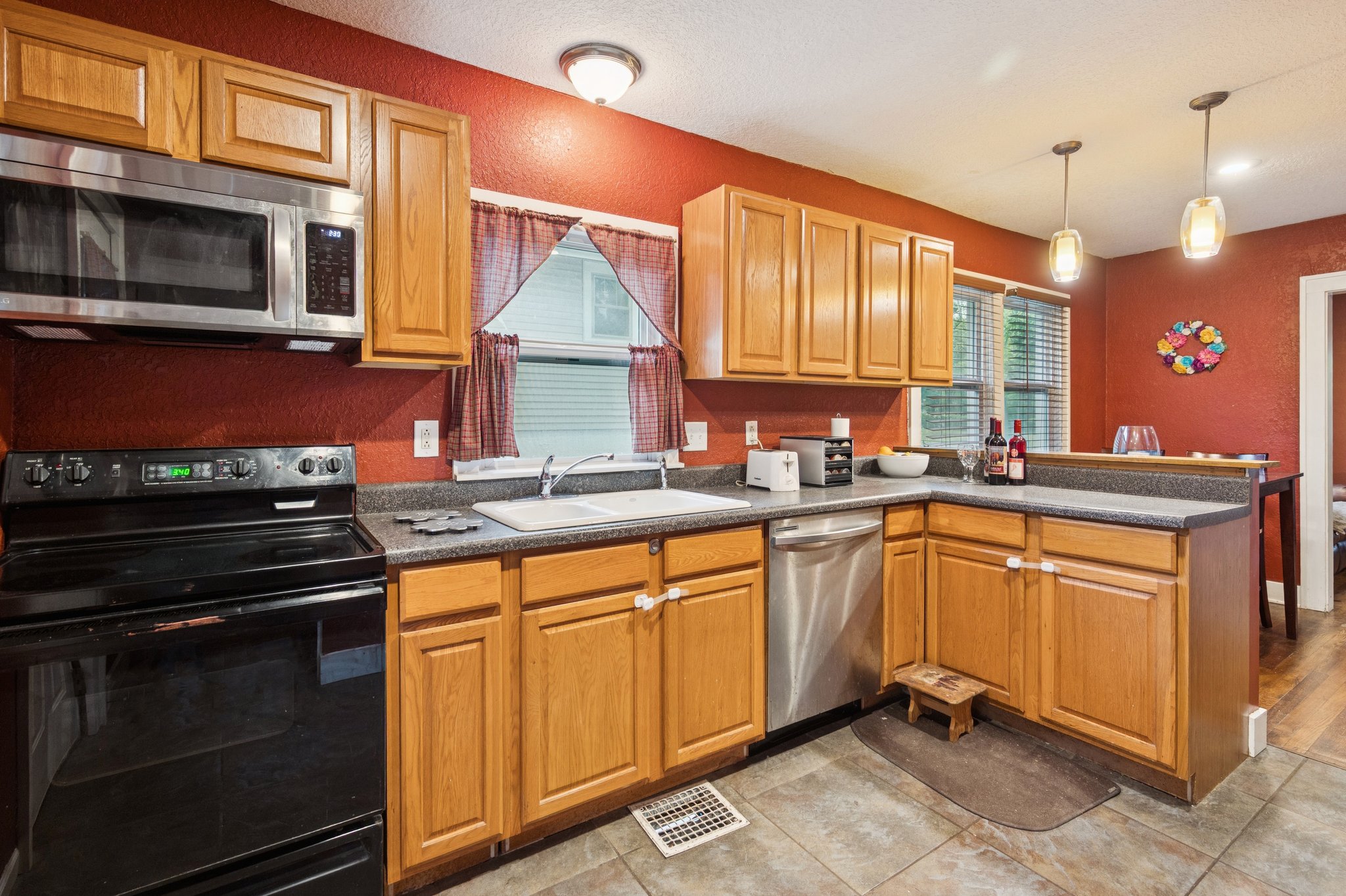 7370 - 3519 N Monroe Ave_014.jpg