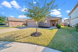 1 story home situated on a cul-de-sac in Katy Creek Ranch!
