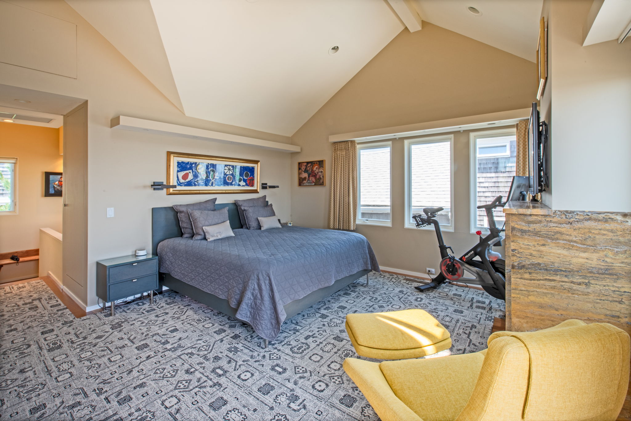 Primary suite with ensuite, water closet and water front deck