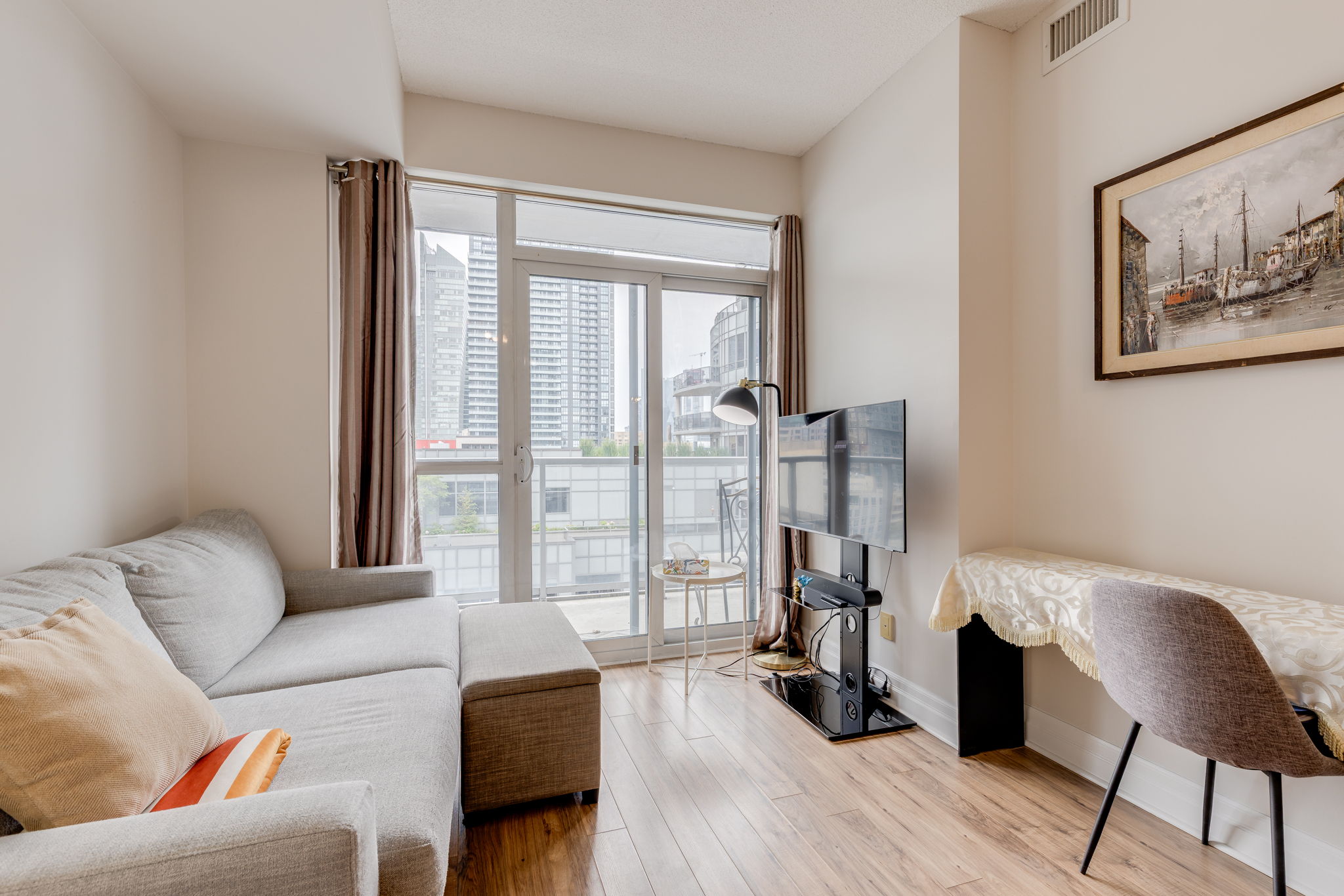 Toronto property showcase — delivered property photograph 8
