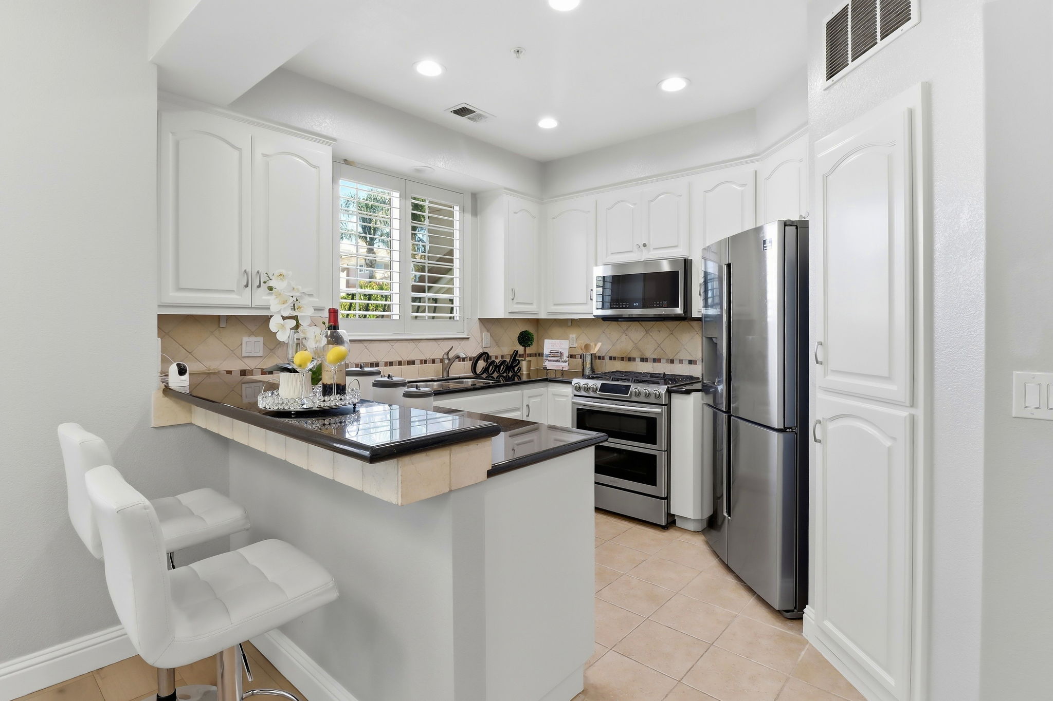 015_F8_352 Montecito Way