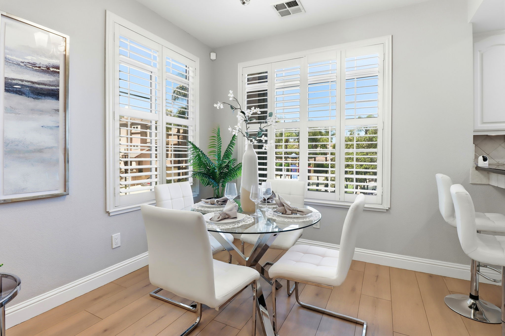 017_F8_352 Montecito Way