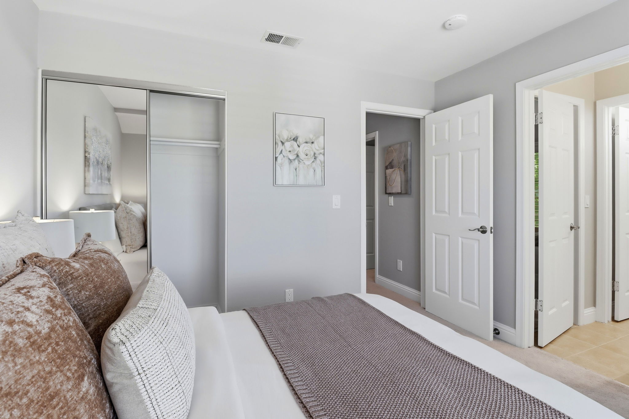 019_F8_352 Montecito Way