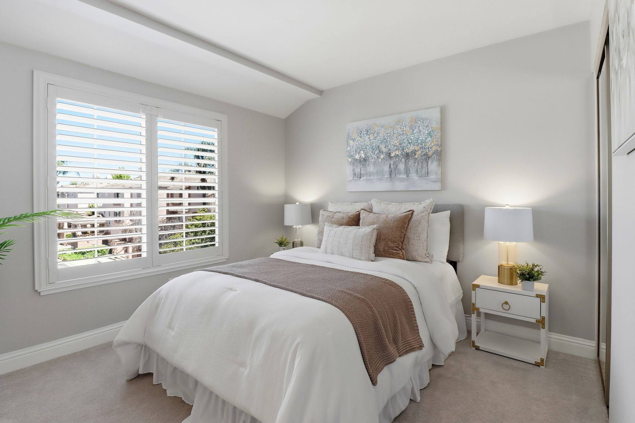 020_F8_352 Montecito Way