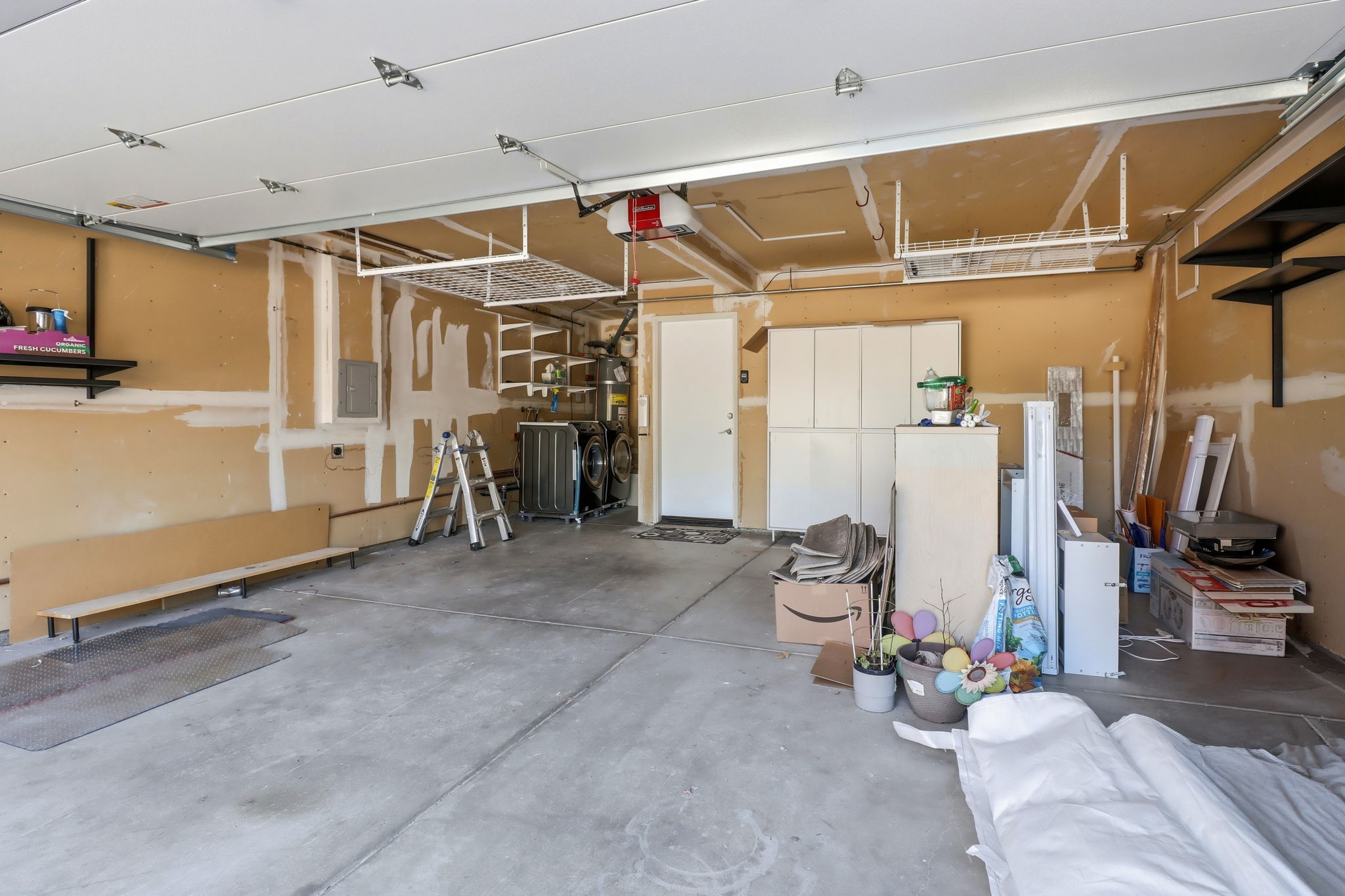 030_F8_352 Montecito Way