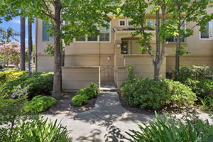 004_F8_352 Montecito Way