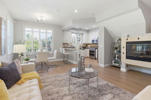 007_F8_352 Montecito Way