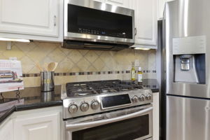 011_F8_352 Montecito Way