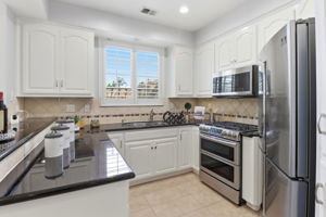 016_F8_352 Montecito Way