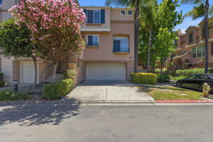 032_F8_352 Montecito Way