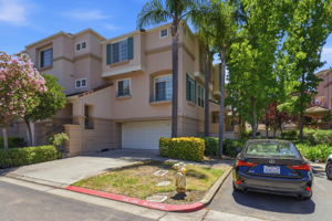 033_F8_352 Montecito Way