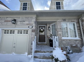 352 Terry Carter Crescent, Newmarket, ON L3Y 9G1, Canada Photo 2