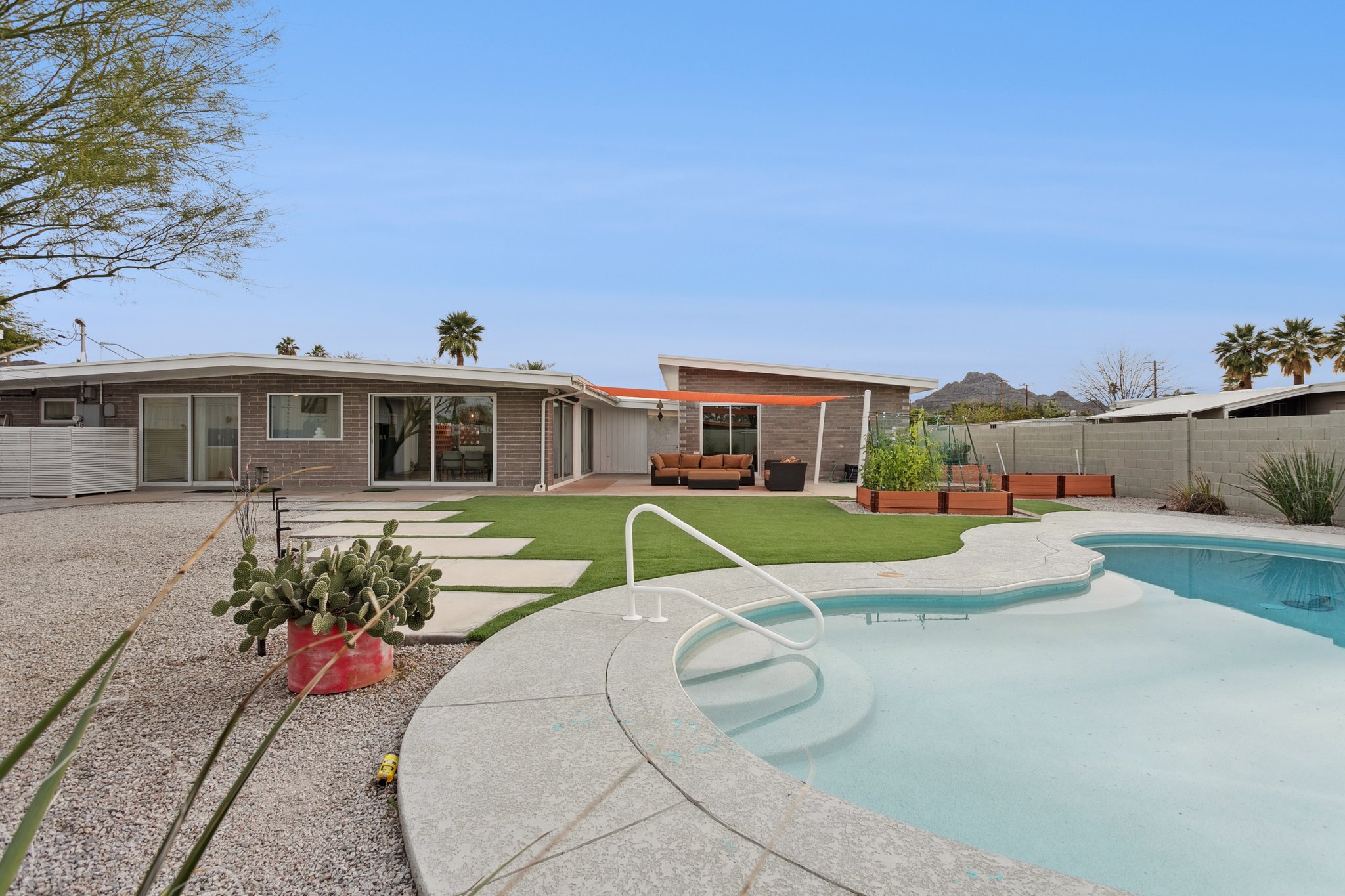 3520 E Onyx Ave - 016.jpg