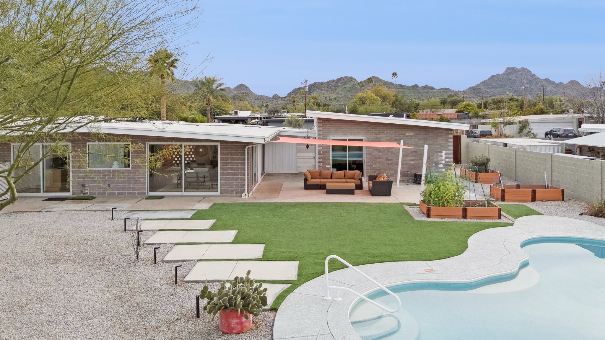 3520 E Onyx Ave - 019.jpg