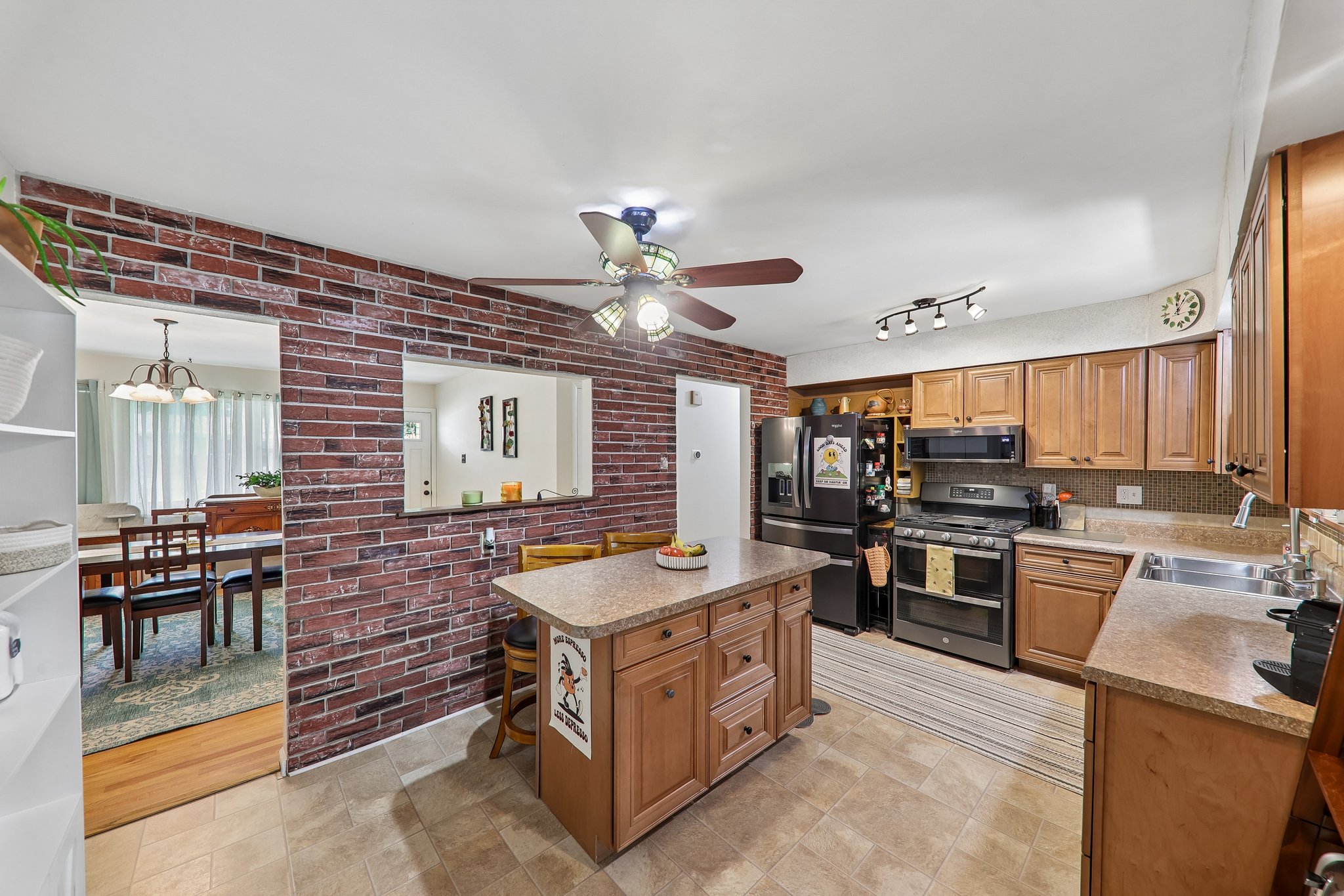 3520 Glen Bay Dr-S2705-013.jpg