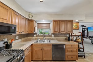 3520 Glen Bay Dr-S2705-017.jpg