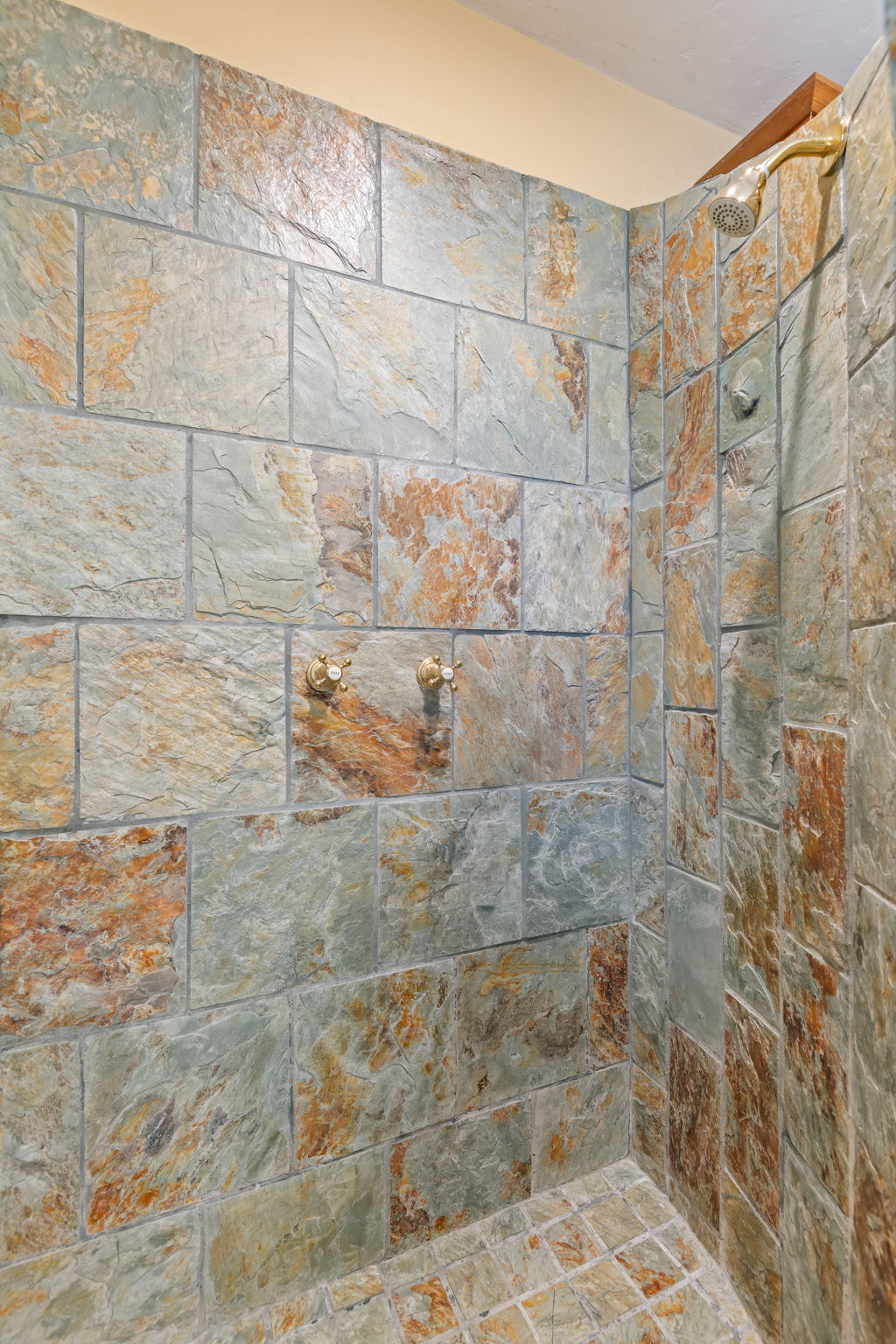 28 - Bathroom 2