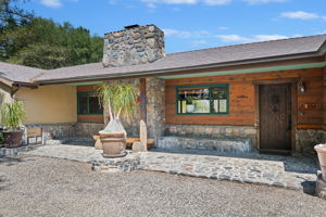 08 - Front Porch