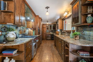18 - Kitchen
