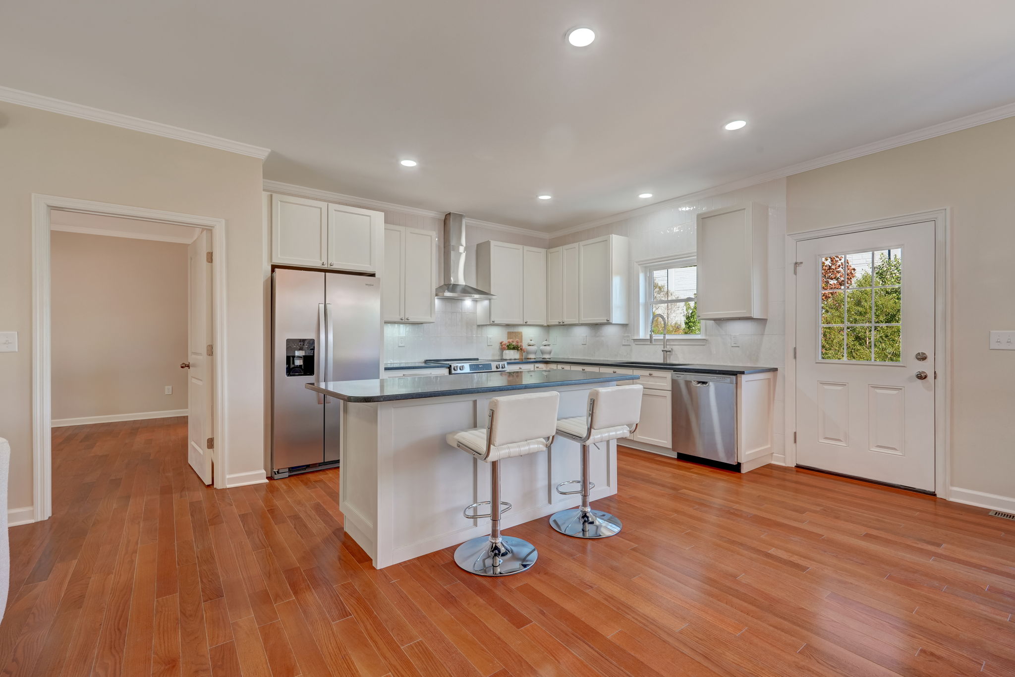 Kitchen/Breakfast Bar