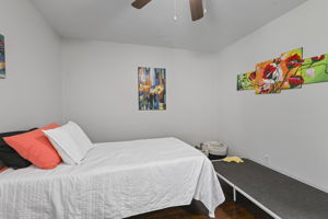  Photo 31