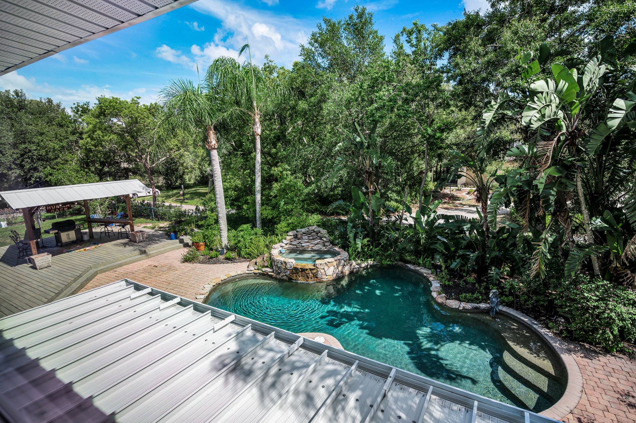 Upper Level Bonus Room View3