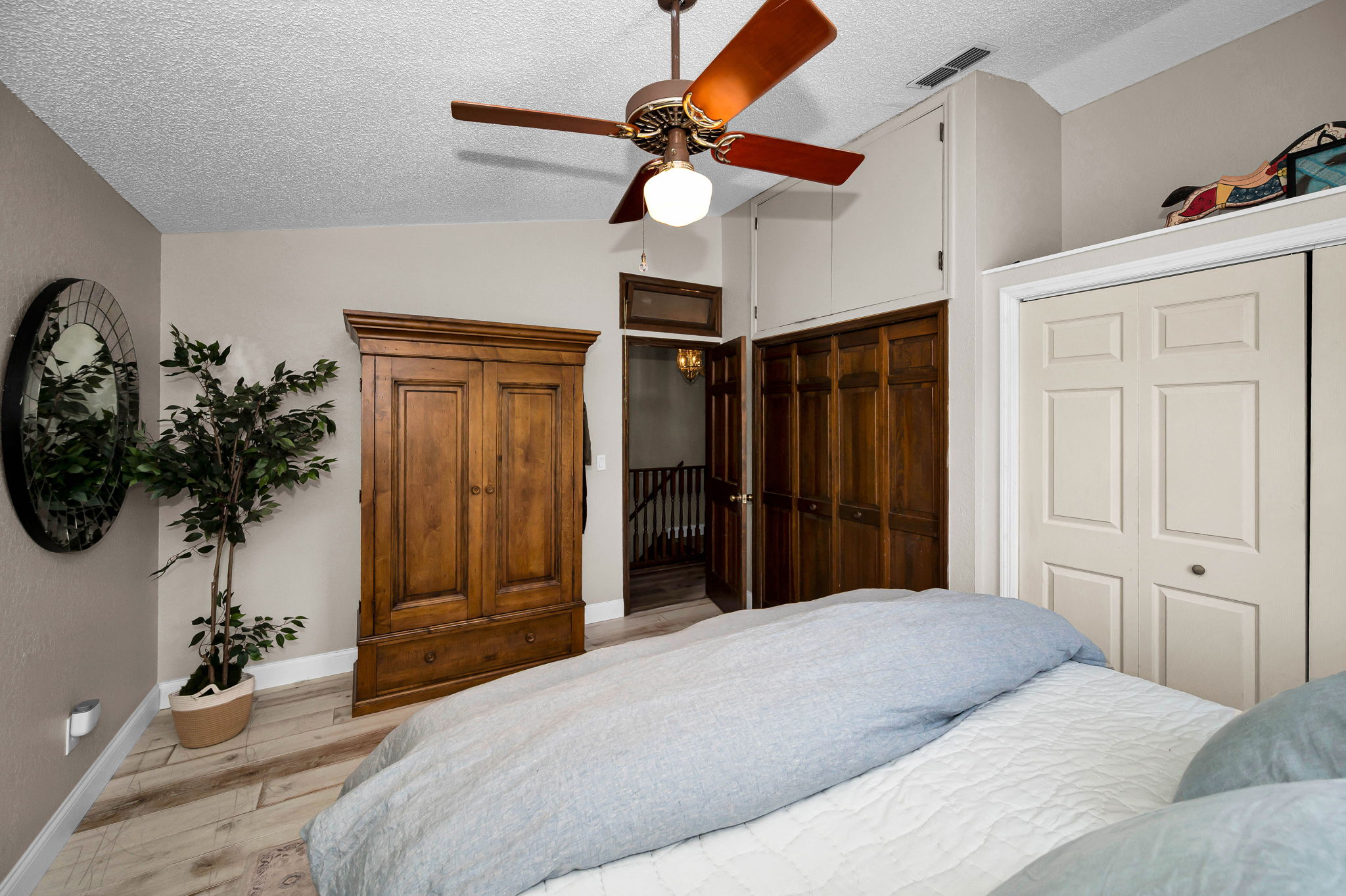 Upper Level Bedroom3c
