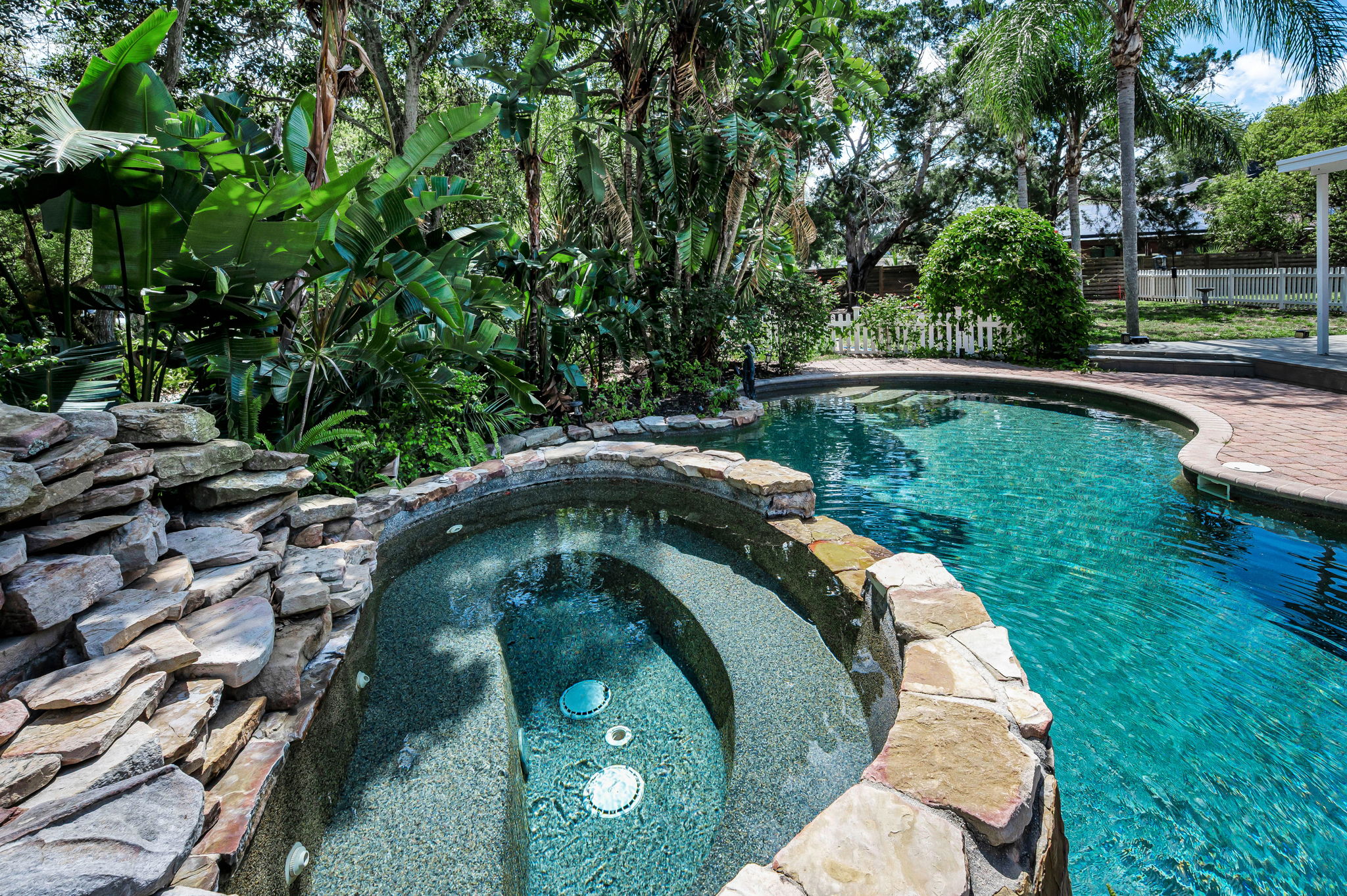 Pool8