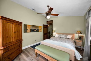 Upper Level Bedroom2b