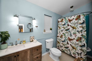 Upper Level Bathroom2