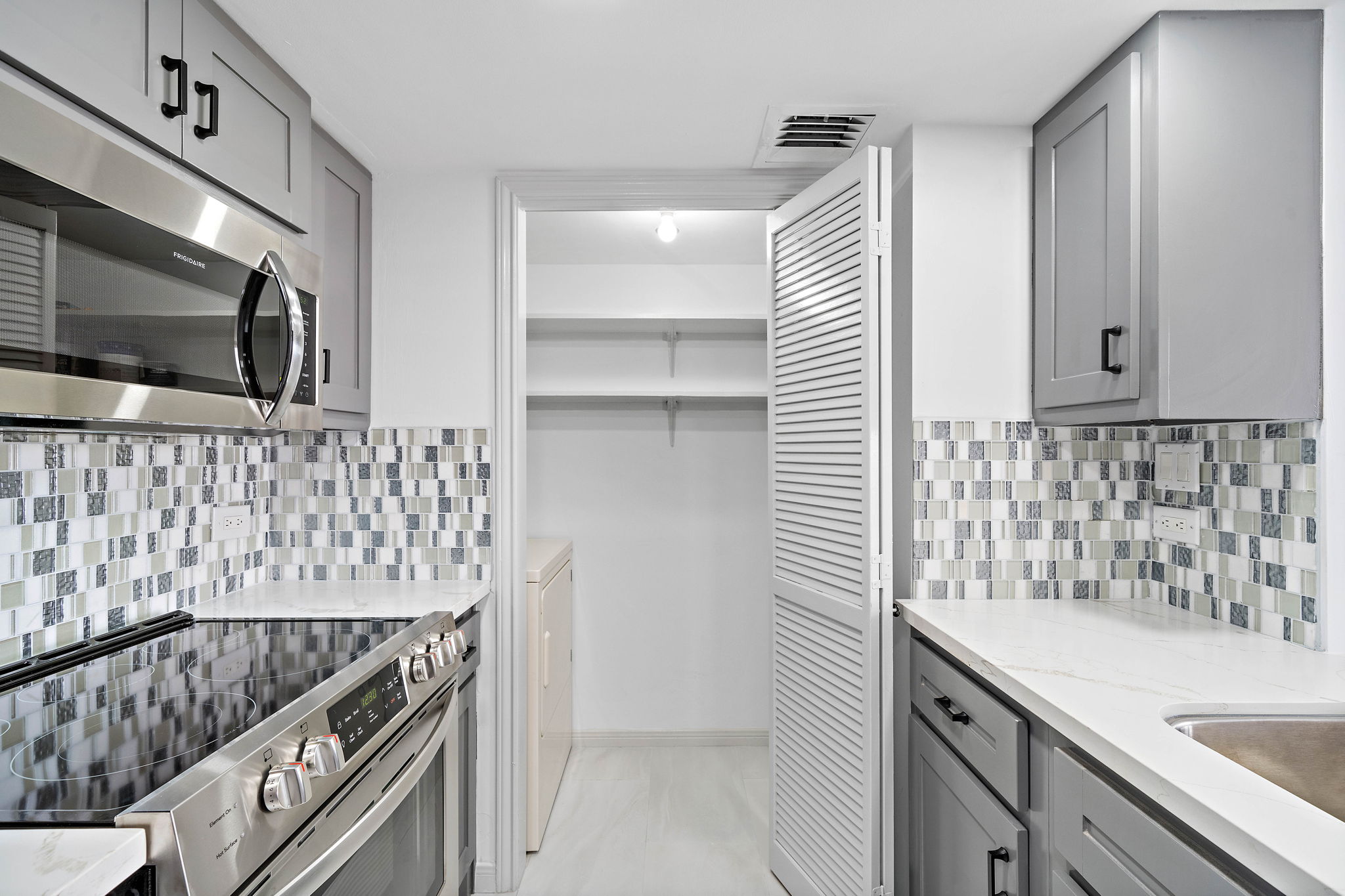 Strata Visuals-3525 Sage-18