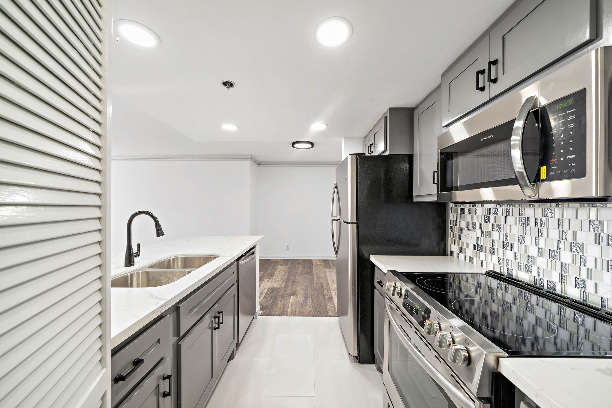 Strata Visuals-3525 Sage-6