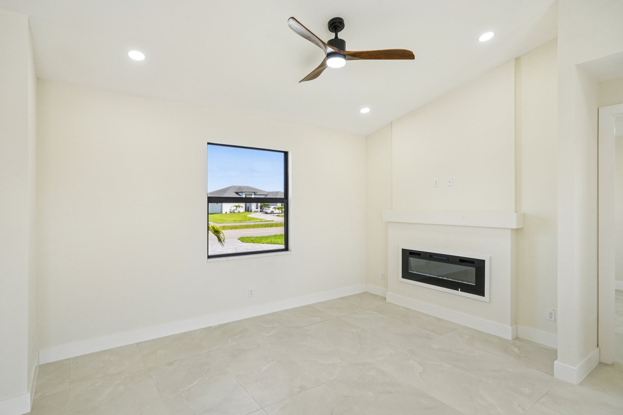 El Dorado Blvd S-S1208-006.jpg