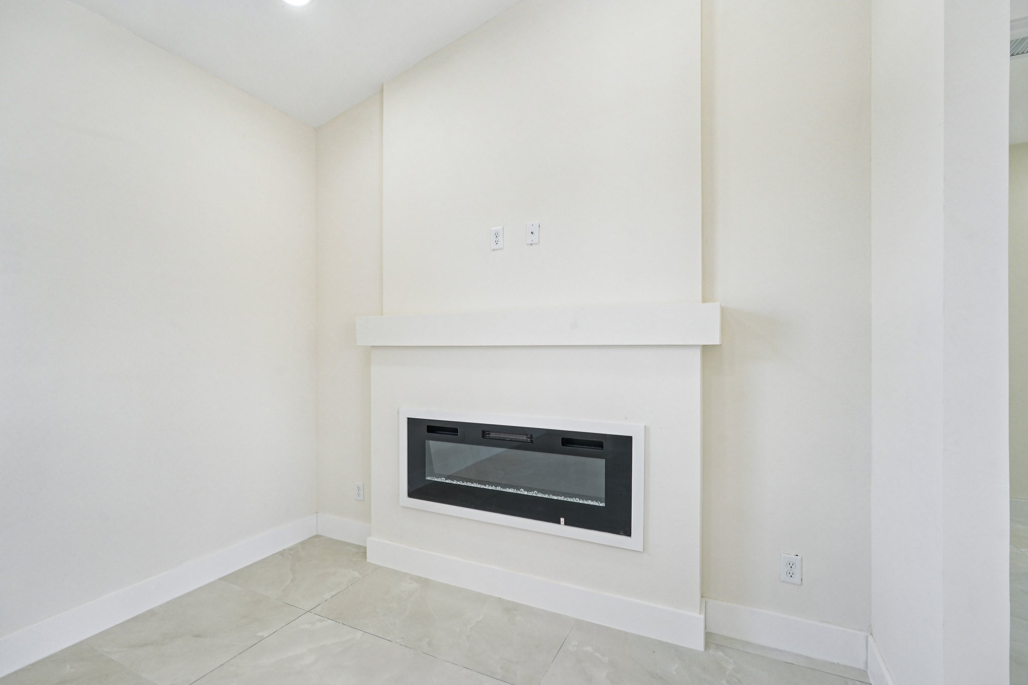 El Dorado Blvd S-S1208-008.jpg